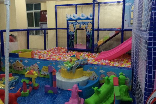 冕宁泸沽镇淘气堡